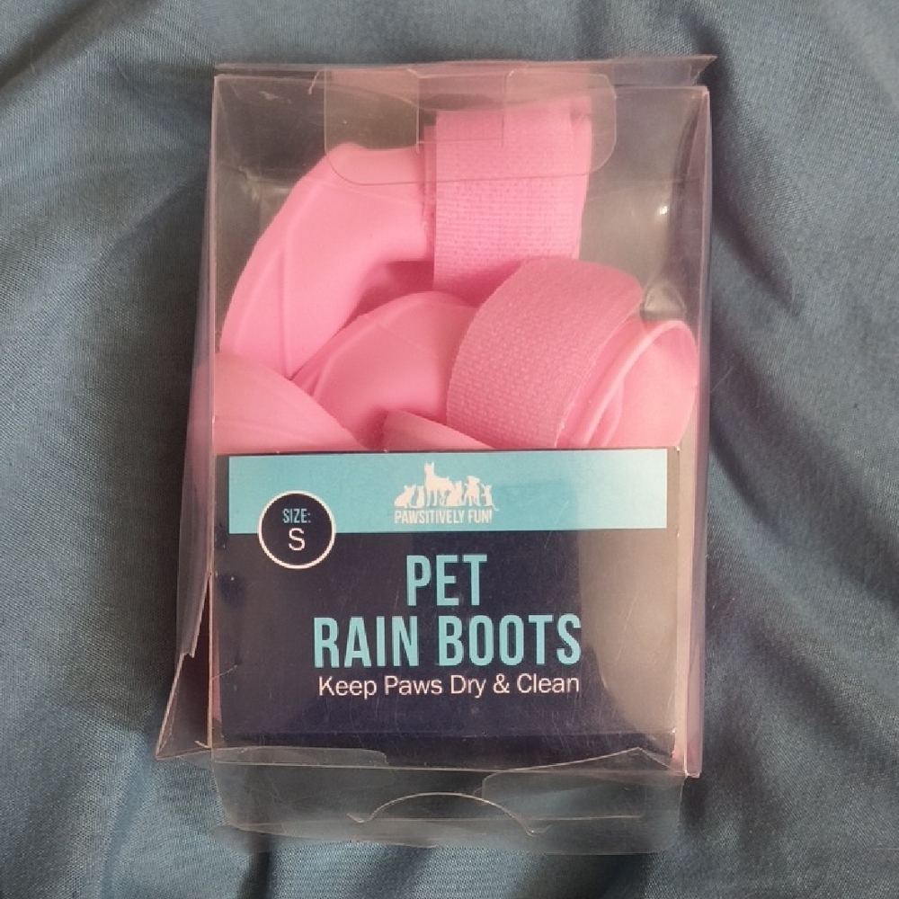 *4 for $28* Small Pet Rain Boots New In Box